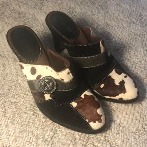 Kenzie cow print mules sz 7.5
